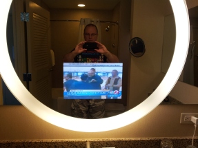 My trips to the can would probably be a lot longer if we had this mirror in our bathroom at home.